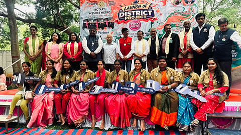 ರೋಟರಿ ಮೈಸೂರು ಮೆಟ್ರೋದಿಂದ ನಗರದಲ್ಲಿ ಆಯೋಜಿಸಿದ್ದ ಕಾರ್ಯಕ್ರಮದಲ್ಲಿ ಆಯ್ದ ಫಲಾನುಭವಿಗಳಿಗೆ ಆಟೋಗಳನ್ನು ವಿತರಿಸಲಾಯಿತು. ಆರ್.ಗುರು, ಸತೀಶ್ ಬೊಲಾರ್, ಸತ್ಯೇಂದ್ರ ಕಶ್ಯಪ್, ರವೀಂದ್ರಬಾಬು, ದೀಪರಾಜ್ ಪಾಂಡ್ಯ, ಶೃತಿ,  ರಾಜೇಂದ್ರ, ಜಯಪ್ರಕಾಶ್,ಆಶಾ ಇತರರು ಇದ್ದರು.