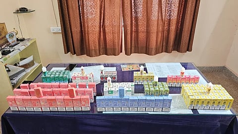 ವಶಕ್ಕೆ ಪಡೆದ ಇ ಸಿಗರೇಟ್‌ಗಳು 