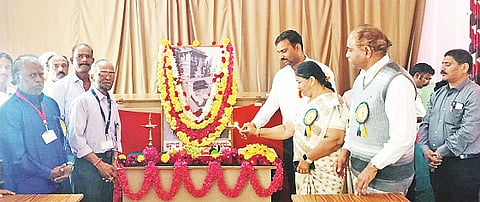ಬೇಲೂರಿನ ತಾಲೂಕು ಕಚೇರಿಯಲ್ಲಿ ಆಯೋಜಿಸಿದ್ದ ಕಾರ್ಯಕ್ರಮವನ್ನು ಗಣ್ಯರು ಉದ್ಘಾಟಿಸಿದರು. 