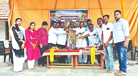 ಬನ್ನೂರ ಸರ್ಕಾರಿ ಪ್ರಾಥಮಿಕ,  ಪ್ರೌಢಶಾಲೆಯಲ್ಲಿ ಎನ್‌ಎಸ್‌ಎಸ್ ಶಿಬಿರವನ್ನು ಗಣ್ಯರು ಉದ್ಘಾಟಿಸಿದರು. ಜ್ಯೋತಿ ಎಸ್.ಎನ್., ಶಿವಕುಮಾರ ಕೆ., ಸಿಕಂದರ್ ಮುಜಾವರ ಇತರರಿದ್ದರು.