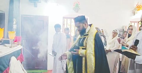 ಪವಿತ್ರ ಗುಡ್ ಫ್ರೈಡೆ ಅಂಗವಾಗಿ ಸಿದ್ದಾಪುರದ ಸಂತ ಮೇರಿ ಆರ್ಥೋಡಾಕ್ಸ್ ಸಿರಿಯನ್ ಚರ್ಚ್‌ನಲ್ಲಿ ಭಕ್ತಿಪೂರ್ವಕವಾಗಿ ವಿಶೇಷ ಪ್ರಾರ್ಥನೆಗಳು ಜರುಗಿದವು.