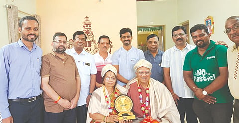 ದಾಂಡೇಲಿ ಪ್ರಥಮ ದರ್ಜೆ ಕಾಲೇಜಿನ ಎನ್‌ಎಸ್‌ಎಸ್ ವಾರ್ಷಿಕ ವಿಶೇಷ ಶಿಬಿರದಲ್ಲಿ ಲಿಂಗಸೂಕ್ಷ್ಮ ಸಂವೇದನೆ ಮತ್ತು ಯುವಜನತೆ ಎಂಬ ವಿಷಯದ ವಿಶೇಷ ಉಪನ್ಯಾಸ ಕಾರ್ಯಕ್ರಮ ನಡೆಯಿತು. ಡಾ. ಜಿ. ಬಸವರಾಜ, ತೃಪ್ತಿ ನಾಯಕ, ತಸ್ಲೀಮಾ ಜೋರುಮ್, ಮನೋಹರ ಉಡಚಂಚಿ ಮತ್ತಿತರರಿದ್ದರು.
