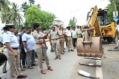 Haveri, SP, Traffic Police, Bike, Defective, Silencer, JCB, Demolished,