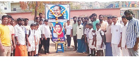 ಸಿರಿಗೇರಿಯಲ್ಲಿ ಸಾವಿತ್ರಿಬಾಯಿ ಫುಲೆ ಜಯಂತಿ ಆಚರಿಸಲಾಯಿತು. ದಲಿತ ವಿದ್ಯಾರ್ಥಿ ಒಕ್ಕೂಟ ರಾಜ್ಯ ಸಂಚಾಲಕ ಎಚ್.ತಿಪ್ಪೇಸ್ವಾಮಿ, ಪ್ರಮುಖರಾದ ಬಳ್ಳಾರಿ ಈರೇಶ್, ಬಸವರಾಜ, ಮಂಜು, ನಾಗರಾಜ, ವಕೀಲ ಶೇಖಪ್ಪ, ಶೇಷಗಿರಿ, ವೀರೇಶ್, ಗೋಪಾಲ, ಹುಲೇಶ, ಶಿವ, ದೇವರಾಜ ಇತರರಿದ್ದರು.
