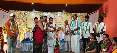 ಜಯಪುರ ಮಕ್ಕಿಕೊಪ್ಪ ಶ್ರೀ ಸತ್ಯಸಾಯಿ ಶಾರದಾನಿಕೇತನಂ ಮಂದಿರದಲ್ಲಿ ಸಾಮೂಹಿಕ ಸತ್ಯನಾರಾಯಣ ಪೂಜೆ ನಡೆಯಿತು. ಗಣೇಶ್ ಶಾಸ್ತ್ರೀ, ಜಯವಂತ ಭಟ್ ಇತರರಿದ್ದರು.