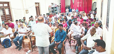 ಸಿದ್ದಾಪುರ ಪಂಚಾಯಿತಿ ಸಭಾಂಗಣದಲ್ಲಿ ಭಾರತ ಕಮ್ಯುನಿಸ್ಟ್ ಪಕ್ಷ (ಮಾರ್ಕ್ಸವಾದಿ) ಸಿಪಿಐ(ಎಂ) ವತಿಯಿಂದ ಆಯೋಜಿಸಿದ್ದ ಎಸ್‌ಐಆರ್ ಕುರಿತು ವಿಚಾರ ಸಂಕಿರಣ.