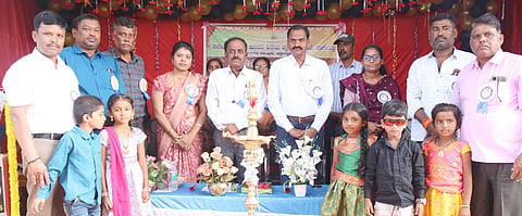 ಮಕ್ಕಳನ್ನು ಕಡ್ಡಾಯವಾಗಿ ಶಾಲೆಗೆ ಕಳುಹಿಸಿ school