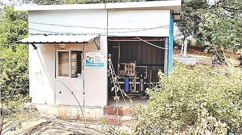 ದುರಸ್ತಿ ಕಾಣದ ಹಡಗಲಿ ಗ್ರಾಮದ ಶುದ್ಧ ಕುಡಿವ ನೀರಿನ ಘಟಕ.