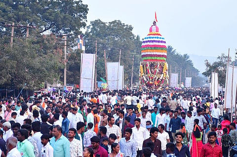 ಬಳ್ಳಾರಿಯ ಹೊರವಲಯದಲ್ಲಿರುವ ಅಲ್ಲಿಪುರ ಶ್ರೀಸದ್ಗುರು ಮಹಾದೇವತಾತನವರ ಮಹಾರಥೋತ್ಸವ ಶ್ರದ್ಧಾಭಕ್ತಿಯಿಂದ ನೆರವೇರಿತು