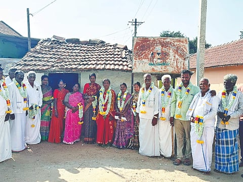 ತಿ.ನರಸೀಪುರ ತಾಲೂಕಿನ ಕನ್ನಾಯಕನಹಳ್ಳಿ ಮಹಿಳಾ ಹಾಲು ಉತ್ಪಾದಕರ ಸಂಘಕ್ಕೆ ನೂತನ ಅಧ್ಯಕ್ಷೆಯಾಗಿ ಪುಟ್ಟಸಿದ್ದಮ್ಮ ರಾಮೇಗೌಡ, ಉಪಾಧ್ಯಕ್ಷೆಯಾಗಿ ಲಕ್ಷ್ಮಮ್ಮ ಇತ್ತೀಚೆಗೆ ನಡೆದ ಚುನಾವಣೆಯಲ್ಲಿ ಅವಿರೋಧವಾಗಿ ಆಯ್ಕೆಗೊಂಡರು. ರೂಪಾ ಶಿವರಾಜು, ನಂಜಮ್ಮ ಮಹದೇವಯ್ಯ, ರಾಜಮ್ಮ, ಕುಮಾರ್ ರಾಮೇಗೌಡ, ನಾಗೇಂದ್ರ ಇತರರಿದ್ದರು.