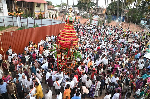 festival  ಹುಬ್ಬಳ್ಳಿ ಮೂರುಸಾವಿರ ಮಠದ ಕರ್ತೃು ಶ್ರೀ ಜಗದ್ಗುರು ಗುರುಸಿದ್ದೇಶ್ವರರ ಜಾತ್ರಾ ಮಹೋತ್ಸವ ಸೋಮವಾರ ನೆರವೇರಿತು.