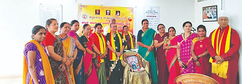 ಬೆಳಗಾವಿ ನಗರದ ಕನ್ನಡ ಭವನದಲ್ಲಿ ಹಮ್ಮಿಕೊಂಡಿದ್ದ ಕವಿಗೋಷ್ಠಿಯಲ್ಲಿ ಮಂಗಲಾ ಮೆಟಗುಡ್ಡ, ವಿದ್ಯಾಶ್ರೀ ರಜಪೂತ, ಬಿ.ಬಿ.ಮಠಪತಿ, ಅ.ಬ.ಇಟಗಿ, ಇಂದಿರಾ ಮೂಟೆಬೆನ್ನೂರು, ಶ್ರೀರಂಗ ಜೋಶಿ, ರಮೇಶ ಬಾಗೇವಾಡಿ ಇತರರಿದ್ದರು.