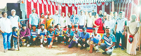 ಬೆಟ್ಟದಪುರದ ಅನಿಕೇತನ ಪದವಿ ಪೂರ್ವ ಕಾಲೇಜಿನಲ್ಲಿ ಆಯೋಜಿಸಿದ್ದ ಅನಿಕೇತನ ಫ್ಯಾಮಿಲಿ ಕಪ್ ಸೀಸನ್ 2ರಲ್ಲಿ ಕಾಲೇಜು ವಿಭಾಗದಲ್ಲಿ ಪಿರಿಯಾಪಟ್ಟಣ ಐಟಿಐ ಕಾಲೇಜು ಜಯಗಳಿಸುವ ಮೂಲಕ ಕಪ್ ಮುಡಿಗೇರಿಸಿಕೊಂಡತು.