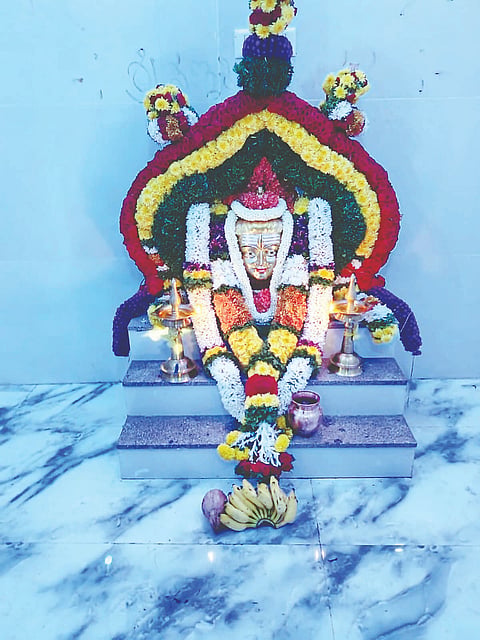 ಶ್ರೀಸಣ್ಣಕ್ಕಿರಾಯ ಸ್ವಾಮಿ ದೇವರ ಮೂರ್ತಿ