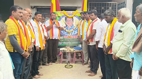 ಮದ್ದೂರು ನಗರದ ಕಸ್ತೂರಿ ಕರ್ನಾಟಕ ಜನಪರ ವೇದಿಕೆ ಕಚೇರಿಯಲ್ಲಿ ಕನ್ನಡ ಚಲನಚಿತ್ರರಂಗದ ಹಿರಿಯ ಹಾಸ್ಯ ನಟ ಉಮೇಶ್‌ರವರ ಶ್ರದ್ಧಾಂಜಲಿ ಕಾರ್ಯಕ್ರಮ ಹಮ್ಮಿಕೊಳ್ಳಲಾಗಿತ್ತು. ಬೋರಪ್ಪ, ಎಂ.ಸಿ.ಲಿಂಗರಾಜು, ಉಮೇಶ್, ವಿ.ಡಿ.ಶ್ರೀನಿವಾಸ, ಆಲೂರು ಚೆನ್ನಪ್ಪ ಇದ್ದರು.