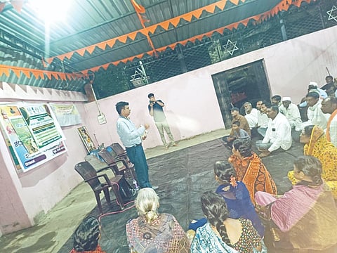 ಔರಾದ್​ ತಾಲೂಕಿನ ನಾಗುರ(ಎನ್​) ಗ್ರಾಮದಲ್ಲಿ ಸೋಮವಾರ ಹಮ್ಮಿಕೊಂಡಿದ್ದ ರೈತರಿಗೆ ತರಬೇತಿ ಕಾರ್ಯಕ್ರಮದಲ್ಲಿ ವಿಾನಿ ಡಾ.ರಾಜಶೇಖರ ಬಸನಾಯಕ್​ ಮಾತನಾಡಿದರು. ಪ್ರಶಾಂತ, ಗಣಪತಿ ಸಿಂಗಟೆ, ಸಂಗಮೇಶ ಕೊಡಗೆ, ಶಿವಕಾಂತ ಮಡಿವಾಳ, ಓಂಕಾರ ಹಾವಶೇಟ್ಟೆ, ಪರಮೇಶ ವಂಗದಾಳೆ ಇತರರಿದ್ದರು.
