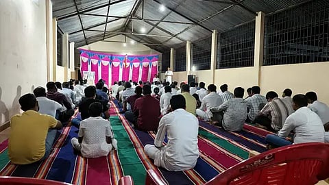 ಬಾಳೆಹೊನ್ನೂರಿನಲ್ಲಿ ಆರ್‌ಎಸ್‌ಎಸ್‌ನಿಂದ ಗುರುಪೂಜಾ ಉತ್ಸವ ಕಾರ್ಯಕ್ರಮ ನಡೆಯಿತು. ಗುರುಪ್ರಸಾದ್, ಸುನೀಲ್ ಕಲ್ಮಕ್ಕಿ, ಕೃಷ್ಣಪ್ಪ ಮೇಲ್ಪಾಲ್, ಸಚಿನ್ ಸೀಕೆ, ವಿನಯ್‌ಕುಮಾರ್, ಅಖಿಲೇಶ್, ಪ್ರಕಾಶ್ ಮುದುಗುಣಿ, ಗಣೇಶ್ ಮತ್ತಿತರರಿದ್ದರು.