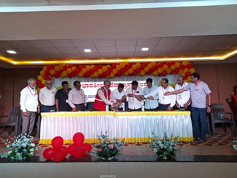 ಭಾರತೀಯ ರೆಡ್‌ಕ್ರಾಸ್ ಸಂಸ್ಥೆಯ ವತಿಯಿಂದ ರಸ್ತೆ ಅಪಘಾತದ ಹುತಾತ್ಮರ ಸ್ಮರಣೆ ಹಾಗೂ ರಸ್ತೆ ಸುರಕ್ಷತೆಯ ಬಗ್ಗೆ ಅರಿವು ಮೂಡಿಸುವ ಕಾರ್ಯಕ್ರಮ ಹಮ್ಮಿಕೊಳ್ಳಲಾಗಿತ್ತು. ಹೆಮ್ಮಿಗೆ ಮೋಹನ್, ಶಬ್ಬೀರ್‌ಅಹ್ಮದ್, ಜಯೇಂದ್ರ ಕುಮಾರ್, ಎಚ್.ಡಿ ಕುಮಾರ್, ಸುಬ್ಬುಸ್ವಾಮಿ, ಗಿರಿಗೌಡರು, ಗಿರೀಶ್, ಭೀಮರಾಜ್, ಜಿ.ಎ.ಅವಿನಾಶ್ ಇತರರಿದ್ದರು. 