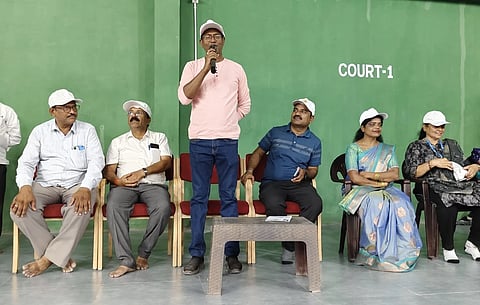 ಅಂತರಾಷ್ಟ್ರೀಯ ಮಹಿಳಾ ದಿನಾಚರಣೆ ನಿಮಿತ್ತ ರಾಯಚೂರಿನ ಜಿಲ್ಲಾ ಮಹಾತ್ಮ ಗಾಂಧಿ ಒಳಾಂಗಣ ಕ್ರೀಡಾಂಗಣದಲ್ಲಿ ಭಾನುವಾರ ಮಹಿಳಾ ನೌಕರರ ಕ್ರೀಡಾಕೂಟದಲ್ಲಿ ಎಡಿಸಿ ಶಿವಾನಂದ ಭಜಂತ್ರಿ ಮಾತನಾಡಿದರು.ರಾಜ್ಯ ಸರ್ಕಾರಿ ನೌಕರರ ಸಂಘದ ಜಿಲ್ಲಾಧ್ಯಕ್ಷ ಕೃಷ್ಣ ಶಾವಂತಗೇರಾ, ಪ್ರಮುಖರಾದ ಛಾಯದೇವಿ,ಜಯಶ್ರೀ, ವಿಜಯಲಕ್ಷ್ಮೀ,  ಧನಲಕ್ಷ್ಮೀ, ಮಹಿನುಲ್ ಹಕ್, ಮಲ್ಲೇಶ್ ನಾಯಕ್ , ರಾಜಶೇಖರ್ ದಿನ್ನಿ, ರಾಜಶೇಖರ್ ನಾಯಕ್, ಯಂಕಪ್ಪ ಪಿರಂಗಿ, ಪರುಶುರಾಮ್ ಹುಜರಾತಿ ಇದ್ದರು.