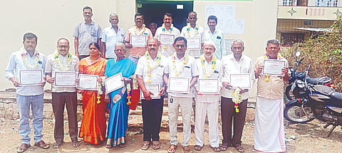 ಸರಗೂರು ತಾಲೂಕಿನ ಪಟ್ಟಣದ ಪ್ರಾಥಮಿಕ ಕೃಷಿ ಪತ್ತಿನ ಸಹಕಾರ ಆಡಳಿತ ಮಂಡಳಿ ನಿರ್ದೇಶಕರನನ್ನು ಸನ್ಮಾನಿಸಲಾಯಿತು.
