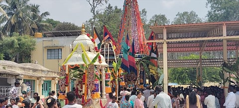 ತಿ.ನರಸೀಪುರ ತಾಲೂಕಿನ ತಲಕಾಡು ಪಟ್ಟಣದ ಹಳೇ ಬೀದಿಯಲ್ಲಿ ಸೋಮವಾರ ಶ್ರೀ ವೈದ್ಯನಾಥೇಶ್ವರ ಸ್ವಾಮಿ ಭ್ರಹ್ಮರಥೋತ್ಸವ ವಿಜೃಂಭಣೆಯಿಂದ ಜರುಗಿತು.