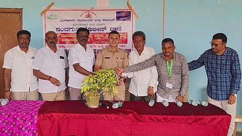 ತಾವರೆಕೆರೆಯಲ್ಲಿ ಹಮ್ಮಿಕೊಂಡಿದ್ದ ಜಾಗೃತಿ ಜಾಥಾಗೆ ನಂದಗುಡಿ ಪೊಲೀಸ್​ ಠಾಣೆ ಸಿಪಿಐ ಶಾಂತಾರಾಮ್​ ಚಾಲನೆ ನೀಡಿದರು. ಪಿಡಿಒ ಮುನಿಗಂಗಯ್ಯ, ಪ್ಯಾರಾ ಕಾನೂನು ಸ್ವಯಂ ಸೇವಕ ಡಾ.ನಟರಾಜ್​, ಗ್ರಾಪಂ ಮಾಜಿ ಅಧ್ಯಕ್ಷರಾದ ರವಿಕುಮಾರ್​, ಮಂಜುನಾಥ್​, ಟಿ.ನಾಗರಾಜ್​, ಪ್ರೌಢಶಾಲಾ ಮುಖ್ಯಶಿಕ್ಷಕ ಗುಲ್ಬದನ್​ ತಾರಾ, ಪ್ರಾಥಮಿಕ ಶಾಲೆಯ ಮುಖ್ಯಶಿಕ್ಷಕ ಪ್ರವಿಣ್​ ಇದ್ದರು.
