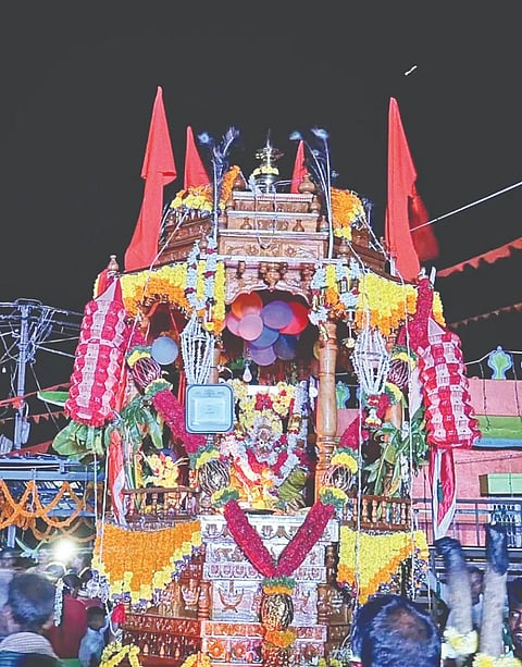  ಬೆಟ್ಟದಪುರ ಸಮೀಪದ ಹರದೂರಿನಲ್ಲಿ ಶ್ರೀ ದೊಡ್ಡಮ್ಮ ತಾಯಿಯ ರಥೋತ್ಸವ ಭಕ್ತರ ಸಮ್ಮುಖದಲ್ಲಿ ವಿಜೃಂಭಣೆಯಿಂದ ನೆರವೇರಿತು.
