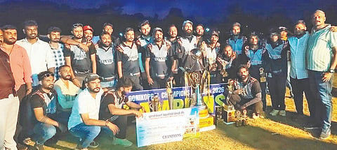 ಭಗತ್‌ಸಿಂಗ್ ಕ್ರಿಕೆಟ್ ಕಪ್ ಚಾಂಪಿಯನ್‌ಷಿಪ್ ಪಟ್ಟ ಅಲಂಕರಿಸಿದ ವಿರಾಟ್ ಕ್ರಿಕೆಟರ್ಸ್ ತಂಡ. 