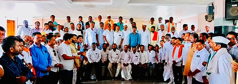 ಯರಗಟ್ಟಿ ಪಟ್ಟಣದಲ್ಲಿ ಈಚೆಗೆ ಹಮ್ಮಿಕೊಂಡಿದ್ದ ವರದಕ್ಷಿಣೆ ನಿಷೇಧ ಜಾಗೃತಿ ಸಭೆಯ ಜರುಗಿತು. ಮಾನಪ್ಪ ರಾಥೋಡ, ಪ್ರಕಾಶ ತಾವರೆಪ್ಪ ರಾಥೋಡ, ಲೋಕೇಶ ರಾಥೋಡ ಇತರರಿದ್ದರು.