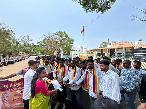ಕರ್ನಾಟಕ ಪರ ನಿರ್ಣಯವಾಗಲಿ