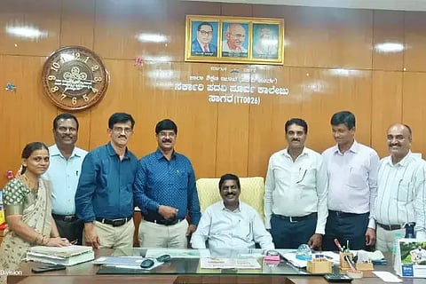 ಸಾಗರದ ಸರ್ಕಾರಿ ಪದವಿಪೂರ್ವ ಕಾಲೇಜಿನ ಪ್ರಾಚಾರ್ಯರಾಗಿ ಪರಮೇಶ್ವರಪ್ಪ ಅಧಿಕಾರ ವಹಿಸಿಕೊಂಡರು. ಸತ್ಯನಾರಾಯಣ, ಎಲ್.ಎಂ.ಹೆಗಡೆ, ಡಾ. ಸರ್ಫ್ರಾಜ್ ಚಂದ್ರಗುತ್ತಿ ಇತರರಿದ್ದರು.