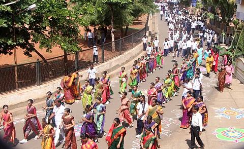  ವೇಷಭೂಷಣಗಳಲ್ಲಿ ಮಿಂಚಿದ ಮಕ್ಕಳು