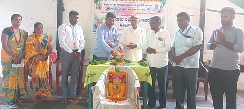 ರಾಮದುರ್ಗ ನಗರದಲ್ಲಿ ವಿಶ್ವ ತಂಬಾಕು ವಿರೋಧಿ ದಿನಾಚರಣೆ ಅಂಗವಾಗಿ ಹಮ್ಮಿಕೊಂಡಿದ್ದ ಜಾಗೃತಿ ಕಾರ್ಯಕ್ರಮವನ್ನು ಗಣ್ಯರು ಉದ್ಘಾಟಿಸಿದರು. ಸಚಿನ ಕೆ., ಅಶೋಕ ಕುಲಗೋಡ, ಎಸ್​.ವಿ.ಕಲ್ಯಾಣಶೆಟ್ಟಿ ಇತರರಿದ್ದರು.