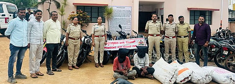 ಬಂಧಿತ ಬೈಕ್‌ ಕಳ್ಳರ ಜತೆ ಪೊಲೀಸರು