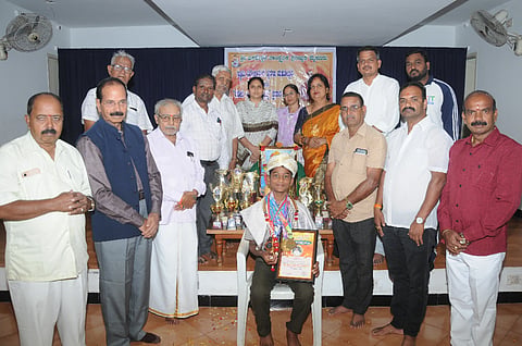 ನಗರದ ಕೃಷ್ಣಮೂರ್ತಿಪುರಂನಲ್ಲಿರುವ ನಮನ ಕಲಾಮಂಟಪದಲ್ಲಿ ಆಯೋಜಸಿದ್ದ ಕಾರ್ಯಕ್ರಮದಲ್ಲಿ ಎಸ್.ನಿಹಾಲ್ ಅವರನ್ನು ಗೌರವಿಸಲಾಯಿತು. ಮಡ್ಡೀಕೆರೆಗೋಪಾಲ್, ರಘುರಾಂ ವಾಜಪೇಯಿ, ಗೋಲ್ಡ್ ಸುರೇಶ್, ಮೂಗೂರು ನಂಜುಂಡಸ್ವಾಮಿ, ದಯಾನಂದ ಪಟೇಲ್, ಗಿರೀಶ್‌ಗೌಡ, ಬಸವರಾಜೇಂದ್ರಸ್ವಾಮಿ ಇತರರು ಇದ್ದರು.