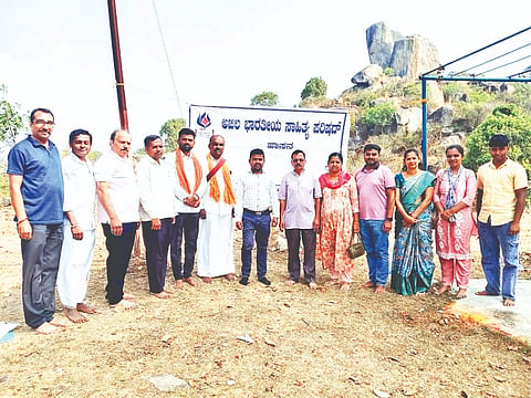 ಅಖಿಲ ಭಾರತೀಯ ಸಾಹಿತ್ಯ ಪರಿಷದ್ ವತಿಯಿಂದ ತಾಲೂಕಿನ ಮಲ್ಲದೇವರಪುರ ಬೆಟ್ಟದಲ್ಲಿ ಸ್ವಾಧ್ಯಾಯ ಕಾರ್ಯಕ್ರಮ ಹಮಿಕೊಳ್ಳಲಾಗಿತ್ತು. ಅ.ಭಾ.ಸಾ.ಪ. ಸಹ ಕಾರ್ಯದರ್ಶಿ ಮಲ್ಲಿಕಾರ್ಜುನ,  ಸುನಿತಾ ದೇವಿ ಪ್ರಸಾದ್, ನಾಗೇಂದ್ರ ಕಟ್ಟೆಮನೆ, ಜಯಣ್ಣ ವಂದಿಸಿದರು. ನೇ.ರಾ.ಪ್ರಶಾಂತ್ ಇತರರಿದ್ದರು.