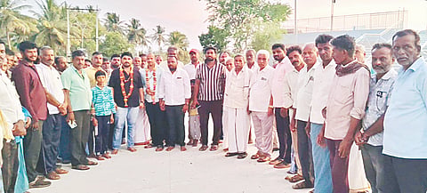 ಪಾಂಡವಪುರ ತಾಲ್ಲೂಕು ಕನಗನಮರಡಿ ಗ್ರಾಮದ ಶ್ರೀಅಂಕನಾಥೇಶ್ವರ ದೇವಸ್ಥಾನದ ಬಳಿ ಸಭೆ ಏರ್ಪಡಿಸಲಾಗಿತ್ತು. ನಡೆಸಿದ ಸಿ.ಪಿ.ಶಿವರಾಜು ಅವರು ಕಾರ್ಯಕ್ರಮಕ್ಕೆ ಹೆಚ್ಚಿನ ಸಂಖ್ಯೆಯಲ್ಲಿ ಕಾರ್ಯಕರ್ತರು ಆಗಮಿಸಬೇಕೆಂದು ಮನವಿ ಮಾಡಿದರು.