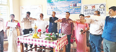 ಪಾಲಿಬೆಟ್ಟ ಸಮುದಾಯ ಆರೋಗ್ಯ ಕೇಂದ್ರದಲ್ಲಿ ಆಯೋಜಿಸಿದ್ದ ಕಾರ್ಯಕ್ರಮದಲ್ಲಿ ಅಂಗಾಂಗ ದಾನ ನೋಂದಣಿ ಬಗ್ಗೆ ಪ್ರತಿಜ್ಞಾವಿಧಿ ಬೋಧಿಸಲಾಯಿತು. ಡಾ.ವಿಶ್ವಾಸ್,  ಡಾ.ಶಿವಪ್ಪ, ವಿಕ್ರಂ, ಸಾಗರ್, ಸುಧಾ ಇತರರು ಇದ್ದರು. 