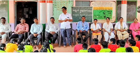 ನಿಲೋಗಿಪುರ ಸಹಿಪ್ರಾ ಶಾಲೆಯಲ್ಲಿ ಹಮ್ಮಿಕೊಂಡಿದ್ದ ರಾಷ್ಟ್ರೀಯ ಕುಷ್ಠರೋಗ ವಿರೋಧಿ ಹಾಗೂ ರಾಷ್ಟ್ರೀಯ ಕ್ಯಾನ್ಸರ್ ದಿನ ಕಾರ್ಯಕ್ರಮದಲ್ಲಿ ಮುಖ್ಯಶಿಕ್ಷಕ ಗುರುರಾಜ ಪಾಟೀಲ ಮಾತನಾಡಿದರು. ಆರೋಗ್ಯ ನಿರೀಕ್ಷಣಾಧಿಕಾರಿ ಕಾಶಪ್ಪ ಹಳ್ಳಿ, ಆರೋಗ್ಯ ಇಲಾಖೆಯ ಪ್ರತಿಭಾ, ರೇಷ್ಮಾ, ಶೋಭಾ, ರೇಣುಕಾ, ಲಕ್ಷ್ಮೀಬಾಯಿ, ಶಿಕ್ಷಕರಾದ ಸಂಗಪ್ಪ ರಾಟಿ, ಮುತ್ತು ಬನ್ನಿಕೊಪ್ಪ, ಮಂಜುನಾಥ ತಗಡಿನಮನಿ ಇತರರಿದ್ದರು.