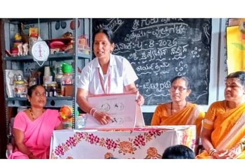 ಅಳವಂಡಿ ಸಮೀಪದ ನೀರಲಗಿ ಸರ್ಕಾರಿ ಹಿರಿಯ ಪ್ರಾಥಮಿಕ ಶಾಲೆಯಲ್ಲಿ ಶಾಲಾ ಸಂಸತ್ ರಚನೆ ಕಾರ್ಯಕ್ರಮ ನಡೆಯಿತು. ಅಕ್ಷರ ದಾಸೋಹ ಸಹಾಯಕ ನಿರ್ದೇಶಕ ಎಸ್.ಬಿ.ಕುರಿ, ಮುಖ್ಯ ಶಿಕ್ಷಕ ರಾಮಚಂದ್ರಗೌಡ ಗೊಂಡಬಾಳ, ಶಿಕ್ಷಕರಾದ ಕೃಷ್ಣಪ್ಪ ತಳಕಲ್, ಹನುಮಂತಪ್ಪ ಕಟಂಬಲಿ, ಅಂದಪ್ಪ ಹಾರೋಗೇರಿ, ಮಲ್ಲಪ್ಪ ಕುರಿ, ಶಕೀಲ್ ಪಾಷಾ, ಆಶಾಭಿ ಹಡಗಲಿ ವಿದ್ಯಾರ್ಥಿಗಳು ಇದ್ದರು. 