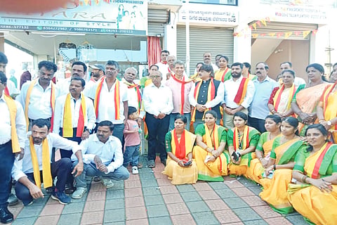 ಮೂಡಿಗೆರೆ ಟೈಲರ್ ಅಸೋಸಿಯೇಷನ್ ಮತ್ತು ಬೆಳೆಗಾರರ ಸಂಘದಿಂದ ಕನ್ನಡ ರಾಜ್ಯೋತ್ಸವ ನಡೆಯಿತು