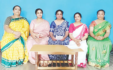 ಸುದ್ದಿಗೋಷ್ಠಿಯಲ್ಲಿ ಚೇರಂಬಾಣೆ ಗೌಡ ಮಹಿಳಾ ಒಕ್ಕೂಟದ ಅಧ್ಯಕ್ಷೆ ಕಡ್ಲೆರ ತುಳಸಿ ಮೋಹನ್ ಮಾತನಾಡಿದರು. ಗೌಡ ಮಹಿಳಾ ಒಕ್ಕೂಟದ ಉಪಾಧ್ಯಕ್ಷೆ ಹೊಸೊಕ್ಲು ಲತಾ ಮೊಣ್ಣಪ್ಪ, ಕಾರ್ಯದರ್ಶಿ ಕೇಕಡ ಪೂಜಾ ನಾಗೇಂದ್ರ, ಕೋಶಾಧಿಕಾರಿ ಕೊಡಪಾಲು ತೀರ್ಥ ಗಣಪತಿ, ಸಹ ಕಾರ್ಯದರ್ಶಿ ಬೈಮನ ಜ್ಯೋತಿ ತಿಮ್ಮಯ್ಯ ಇದ್ದರು.
