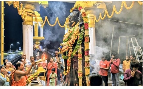 ಕೊಪ್ಪ ಕಾವೇರಿ ಮಾತೆ ಪ್ರತಿಮೆಗೆ ಹುಣ್ಣಿಮೆಯ ಪ್ರಯುಕ್ತ ವಿಶೇಷ ಪೂಜೆ ಮಾಡಲಾಯಿತು.  ಭೆಬಿಂದ್ರ ಪ್ರಸಾದ್, ವಿಜೇಂದ್ರ ಪ್ರಸಾದ್, ರವೀಂದ್ರ ಪ್ರಸಾದ್, ರುದ್ರೇಶ್, ತಿಲಕ್ ಪೂಜಾರಿ ಇದ್ದರು. 