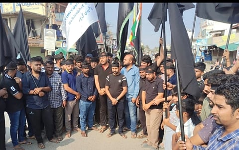 ಗೌರಿಬಿದನೂರು ತಾಲೂಕಿನ ಅಲೀಪುರದಲ್ಲಿ ಖಮೇನಿ ಹತ್ಯೆ ಖಂಡಿಸಿ ಪ್ರತಿಭಟಿಸಲಾಯಿತು.ಬ