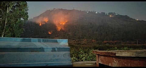 ನಂದಿ ಬೆಟ್ಟದಲ್ಲಿ ಕಾಣಿಸಿಕೊಂಡ ಬೆಂಕಿಯ ದೃಶ್ಯ