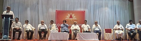 ನಗರದ ಮಹಾವೀರ ಭವನದಲ್ಲಿ ಉದ್ಯಮಿ ದಿ.ಬಾಳಾಸಾಹೇಬ ಪಾಟೀಲರ ಸ್ಮರಣಾರ್ಥ ಆಯೋಜಿಸಲಾದ ಶೋಕಸಭೆಯಲ್ಲಿ ಶ್ರೀಪಾಲ ಖೇಮಲಾಪುರೆ ಮಾತನಾಡಿದರು. ಗೋಪಾಲ ಜಿನಗೌಡಾ, ಅಭಯ ಪಾಟೀಲ, ಪ್ರಮೋದ ಪಾಟೀಲ, ಪುಷ್ಪಕ್ ಹನಮನ್ನವರ, ಸಿ.ವೈ.ಪಾಟೀಲ, ರವಿರಾಜ ಪಾಟೀಲ, ಅನಂತ ಲಾಡ್, ರಾಮ ಕಸ್ತೂರಿ, ರಾಜೇಂದ್ರ ಜೈನ ಇತರರಿದ್ದರು.