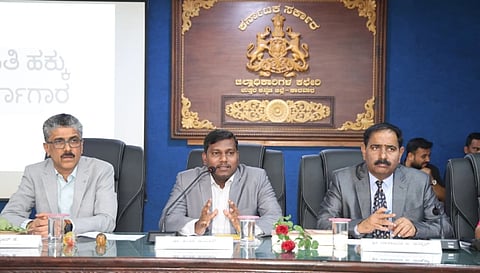 ಆರ್‌ಟಿಐ ಆಯುಕ್ತರು ಕಾರವಾರದಲ್ಲಿ ಸಭೆ ನಡೆಸಿದರು. 