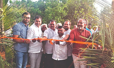 ಬಿದರೆವಾಡಿ ಗ್ರಾಮದಲ್ಲಿ ಟಿಸಿ ಉದ್ಘಾಟನೆ ಸಮಾರಂಭದಲ್ಲಿ ರಮೇಶ ಕತ್ತಿ, ಬಸವರಾಜ ಹುಂದ್ರಿ, ಮಾರುತಿ ಅಷ್ಟಗಿ, ವಿನಯಗೌಡ ಪಾಟೀಲ ಇತರರಿದ್ದರು.