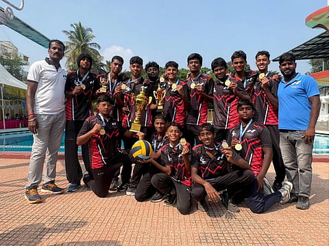 ರಾಜ್ಯ ಮಟ್ಟದ ಎನ್‌ಆರ್‌ಜೆ ಜೂನಿಯರ್ ‘ವಾಟರ್ ಪೋಲೊ ಚಾಂಪಿಯನ್‌ಷಿಪ್’ ಸ್ಪರ್ಧೆಯ ಬಾಲಕರ ವಿಭಾಗದಲ್ಲಿ ಪ್ರಥಮ ಸ್ಥಾನ ಪಡೆದ ನೆಟ್ಟಕಲ್ಲಪ್ಪ ಅಕ್ವಾಟಿಕ್ ಸೆಂಟರ್ ತಂಡ