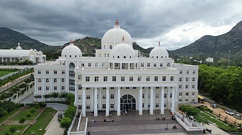 ಮುದ್ದೇನಹಳ್ಳಿಯಲ್ಲಿನ ಶ್ರೀ ಮಧುಸೂದನ ಸಾಯಿ ವೈದ್ಯಕೀಯ ವಿಜ್ಞಾನ ಮತ್ತು ಸಂಶೋಧನಾ ಸಂಸ್ಥೆ